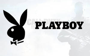 Playboy兔仔標誌，配有蝴蝶結及文字，覆蓋在褪色士兵剪影上。
