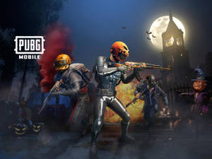 PUBG Mobile 玩家穿著萬聖節服裝，在滿月下於夜間在鐘樓附近戰鬥。 — 卡通萬聖節 壁紙