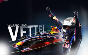 Sebastian Vettel 在 Red Bull 賽車中舉起雙臂慶祝 F1 勝利。