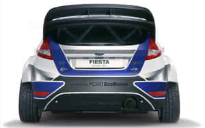 福特 Fiesta RS WRC 2011 拉力賽車的後視圖，帶有藍色和銀色塗裝。 — Steam Deck OLED 壁紙