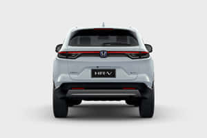白色本田 HR-V SUV 在工作室環境中的後視圖 — Surface Laptop 壁紙