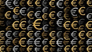 金色和銀色3D歐元符號在黑色反光背景上重複。