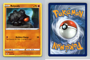 兩張 Pokémon 集換式卡牌，一張有 Rolycoly，另一張有精靈球標誌 — 寵物小精靈 劍與盾 壁紙