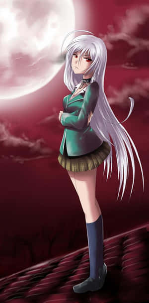 銀髮動漫女孩穿著校服站在紅月亮下