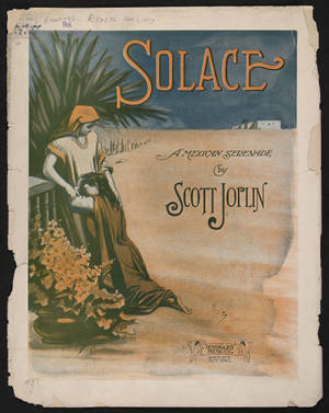 Scott Joplin 的 Solace 復古樂譜封面，陽台上有一位女子，周圍有棕櫚葉和花朵。 — 藝術 壁紙