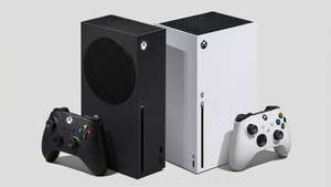 淺灰色背景上的黑色和白色Xbox Series X主機及控制器。