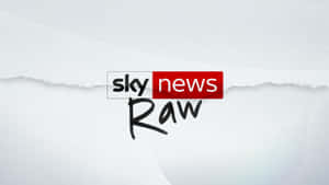 Sky News Raw 標誌在撕裂的白紙背景上。