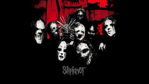 Slipknot 樂團成員戴著面具，黑色背景上有紅色潑濺。