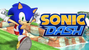 Sonic the Hedgehog 奔跑，背景是 Sonic Dash 遊戲標誌。 — 超音鼠 壁紙