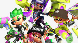 四個Splatoon角色以動作姿勢手持墨水槍。