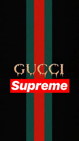 Gucci和Supreme標誌在黑色背景上，帶有紅綠條紋