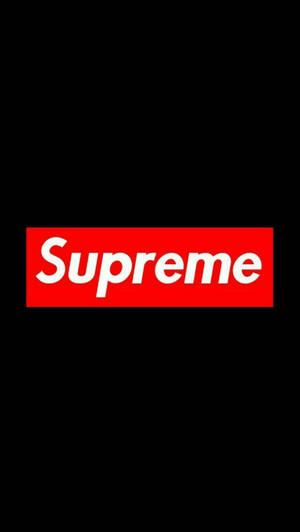 黑色背景上紅色框內的Supreme品牌標誌