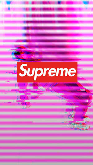 以Supreme標誌和粉紅色及紫色扭曲人形為特色的故障藝術。