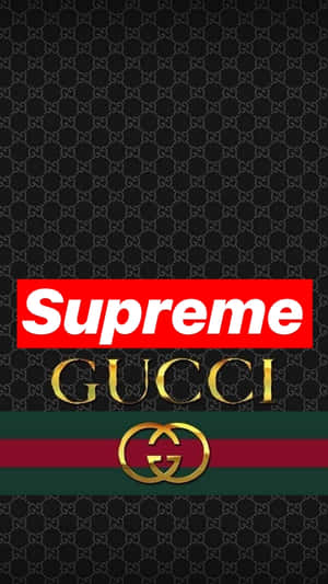 黑色GG字母組合背景上的Supreme和Gucci標誌。