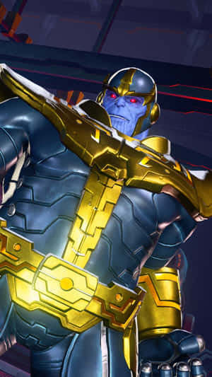 Thanos 身穿藍色和金色盔甲，手持武器，眼睛發出紅光。 — 超級英雄 壁紙