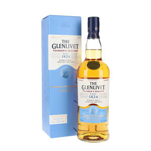 Glenlivet Founder's Reserve 威士忌瓶，藍色包裝。