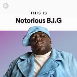 Notorious B.I.G. 身穿藍色外套和帽子，帶有 Spotify 文字疊加。
