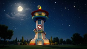 在滿月和星星下，夜晚被照亮的彩色卡通警察塔。