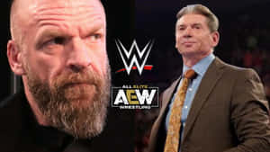 兩個摔角傳奇人物對峙，中間有 WWE 和 AEW 標誌。