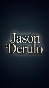 在深海軍藍漸變背景上，發光的奶油色文字顯示 Jason Derulo