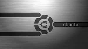 Ubuntu標誌在拉絲金屬背景上，帶有黑色條紋