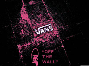 粉紅色Vans標誌和運動鞋圖案在黑色背景上，帶有off the wall文字。