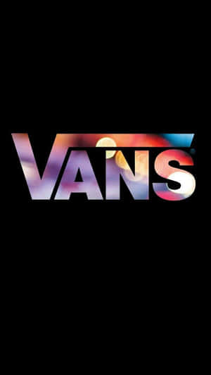 Vans 品牌標誌在黑色背景上帶有彩色漸變填充。