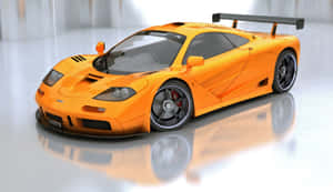 橙色McLaren F1超級跑車，帶黑色細節，在反射白色地板上。 — 4K 法拉利 壁紙