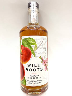 一瓶Wild Roots Peach Infused Vodka，標籤上有水果插圖。