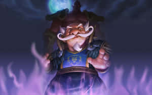 穿著藍色盔甲的奇幻矮人，在發光的月亮下被紫色火焰包圍。