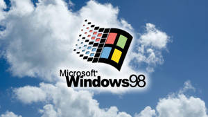Windows 98標誌在藍天白雲背景下。
