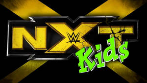 NXT Kids摔角標誌，黑色背景上帶有黃綠色文字 — 火影忍者海報 壁紙