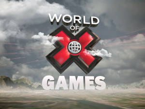 World of X Games標誌漂浮在山脈上方，伴有暴風雲和運動軌跡。