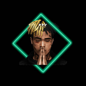 擁有黃色辮子頭和紋身的男子在發光綠色鑽石框內祈禱姿勢。 — 淺綠色美學動態圖 壁紙