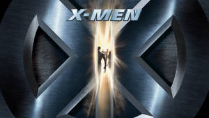 X-Men 團隊在金屬X標誌內的發光光束中呈現剪影。