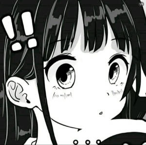 大眼睛的動漫女孩做出和平手勢。