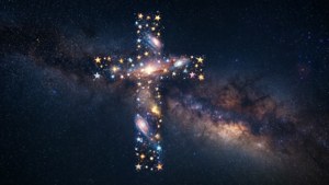 一個閃爍的星星十字架，映襯著充滿星系的生動夜空。