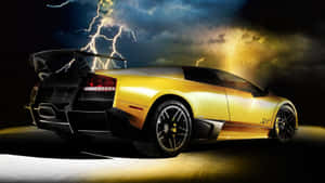 夜間閃電風暴中的金色林寶堅尼 Murciélago SV — 林寶堅尼 4K 壁紙