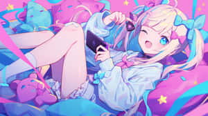 動漫女孩微笑著躺在色彩繽紛的枕頭上拿著電話。 — 可愛動漫女仔 壁紙