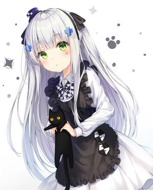 銀髮綠眼動漫女孩抱著一隻帶有爪印和星星的黑貓。