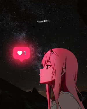 粉紅色頭髮的動漫女孩在星空下仰望一個發光的心形圖標。