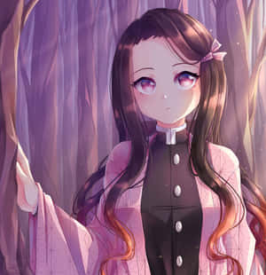 動漫女孩，紫色眼睛，粉紅色蝴蝶結，站在發光的森林中。 — 鬼滅之刃 禰豆子 壁紙