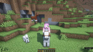 粉紅色頭髮的Minecraft玩家在草地方塊世界中騎著白馬，旁邊有另一匹馬和一隻羊。 — 最佳 Minecraft 壁紙