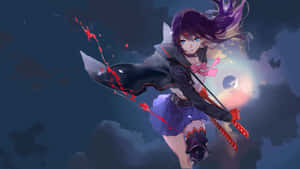 紫發動漫少女手持劍，在黃昏天空下擺出動態動作姿勢。 — 動漫打鬥 壁紙