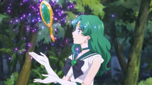 綠髮動漫少女在夜晚的魔法森林中手持發光的鏡子。 — 美少女戰士 壁紙
