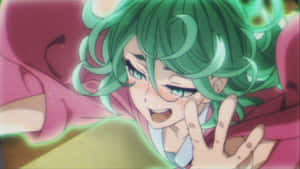 綠髮動漫女孩微笑比出和平手勢 — 對馬戰鬼 GIF 壁紙