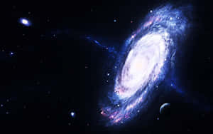 一個帶有藍色和紫色旋臂的螺旋星系，被星星和一顆遙遠的行星環繞。 — MacBook Pro M1 壁紙