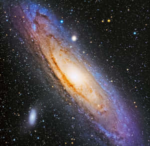 一個帶有發光旋臂和散落恆星的螺旋星系，在深空中。 — 銀河系 壁紙