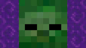 來自Minecraft的綠色像素化苦力怕臉孔，置於紫色圖案背景上。 — 我的世界 壁紙