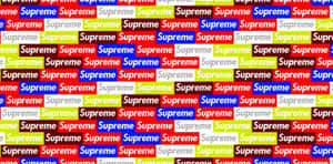 一個色彩繽紛的重複Supreme標誌圖案，以紅色、藍色、綠色和白色區塊呈現。 — 海绵宝宝 壁紙